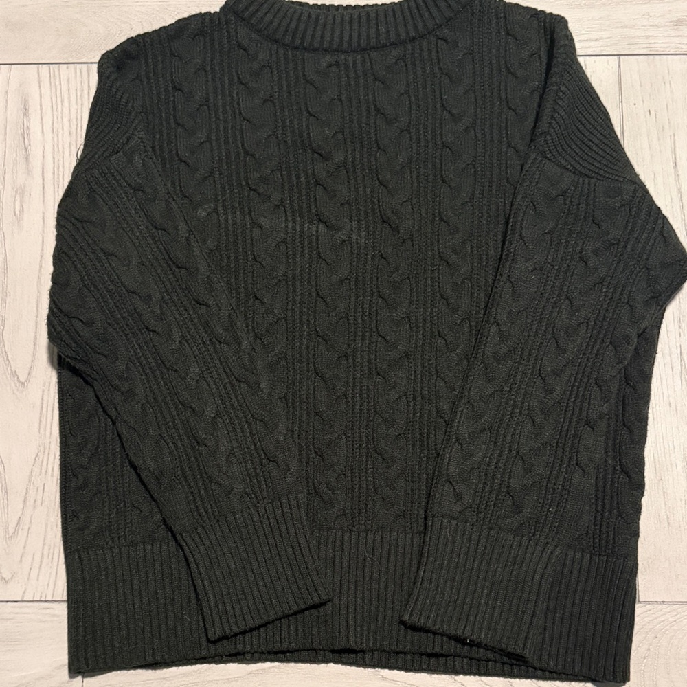 Women’s Cable Knit Sweater - Black